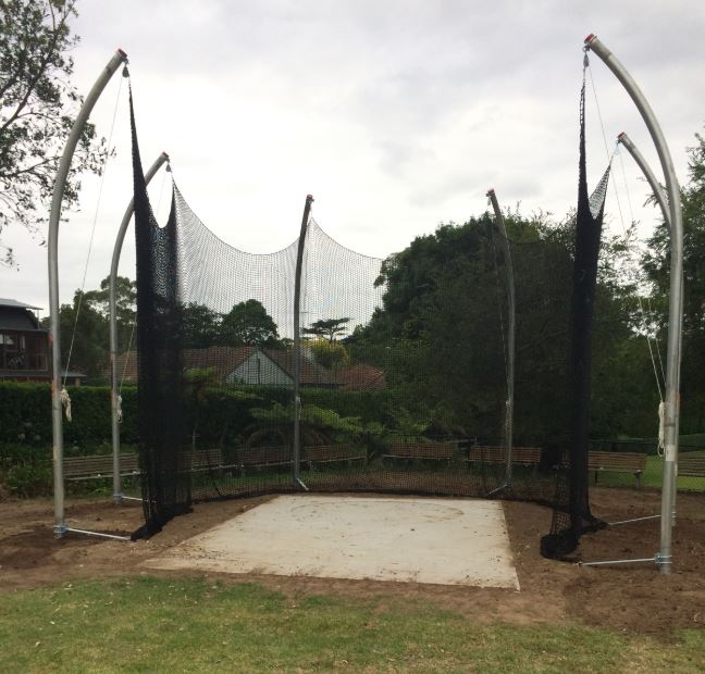 Discus Cage Installation Court Craft